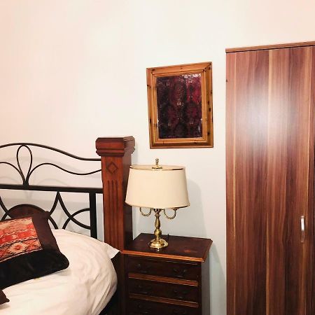 Modern Cosy Room With Private Bathroom Harrow Εξωτερικό φωτογραφία